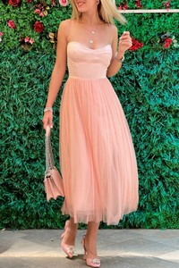 Różowa sukienka IVET midi z tiulu na ramiączkach