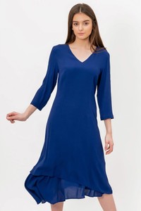 Niebieska sukienka Bialcon z dekoltem w kształcie litery v w stylu casual