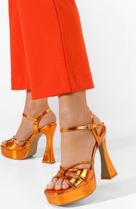 Pomarańczowe sandały Zapatos na platformie