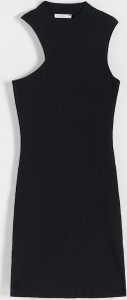 Czarna sukienka Reserved bez rękawów mini dopasowana