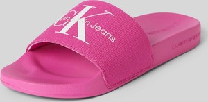 Różowe klapki Calvin Klein w stylu casual
