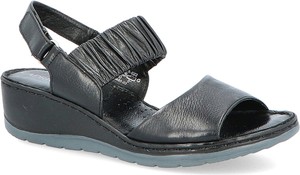 Czarne sandały Caprice na koturnie z klamrami w stylu casual
