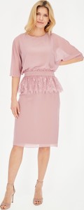 Różowa sukienka POTIS & VERSO midi baskinka z krótkim rękawem