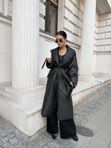 Czarny płaszcz Lisa Mayo w stylu casual oversize