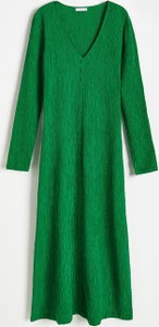 Zielona sukienka Reserved z dekoltem w kształcie litery v mini dopasowana
