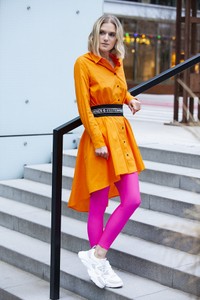 Pomarańczowa sukienka Lidia Kalita mini w stylu casual koszulowa