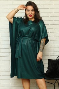 Zielona sukienka KARKO z tkaniny oversize z okrągłym dekoltem