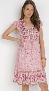 Różowa sukienka born2be mini z krótkim rękawem
