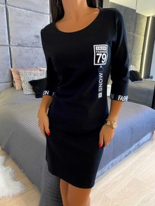 Czarna sukienka ModnaKiecka.pl z długim rękawem w stylu casual