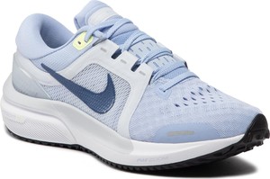 Niebieskie buty sportowe Nike zoom sznurowane w sportowym stylu