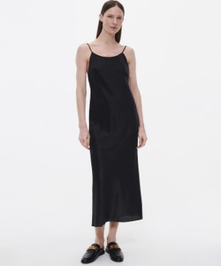 Czarna sukienka Reserved maxi z jedwabiu