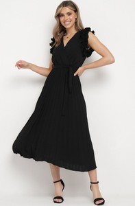 Czarna sukienka born2be z dekoltem w kształcie litery v midi