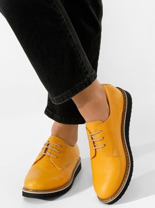 Żółte półbuty Zapatos ze skóry z płaską podeszwą w stylu casual