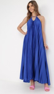Niebieska sukienka born2be z dekoltem w kształcie litery v na ramiączkach z satyny