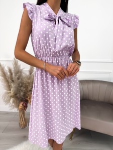 Fioletowa sukienka ModnaKiecka.pl z krótkim rękawem w stylu casual z dekoltem w kształcie litery v