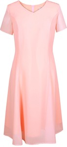 Różowa sukienka Fokus z dekoltem w kształcie litery v rozkloszowana