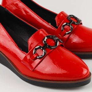 Czerwone buty M.Daszyński z płaską podeszwą lakierowane