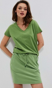 Zielony t-shirt Moodo.pl z dekoltem w kształcie litery v w stylu casual z krótkim rękawem