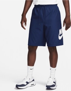 Niebieskie spodenki Nike w sportowym stylu