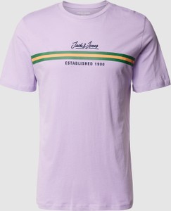 Fioletowy t-shirt Jack & Jones w młodzieżowym stylu z krótkim rękawem
