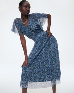 Granatowa sukienka Reserved z dekoltem w kształcie litery v