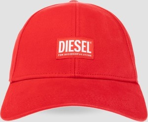 Czerwona czapka Diesel