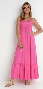 Różowa sukienka born2be maxi z tkaniny trapezowa