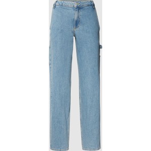 Niebieskie jeansy Review w street stylu