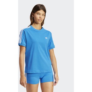 Niebieski t-shirt Adidas w sportowym stylu z okrągłym dekoltem