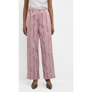Różowe spodnie Karen by Simonsen