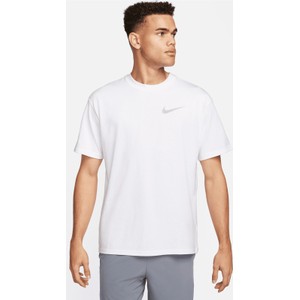T-shirt Nike w sportowym stylu z bawełny z krótkim rękawem