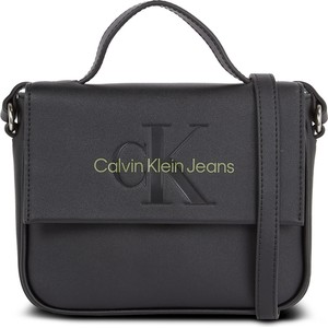 Czarna torebka Calvin Klein na ramię matowa