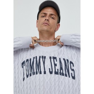 Sweter Tommy Jeans w młodzieżowym stylu