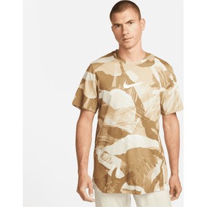 T-shirt Nike z krótkim rękawem w militarnym stylu z nadrukiem