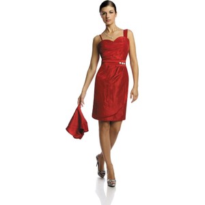 Czerwona sukienka Fokus z dekoltem w kształcie litery v asymetryczna bez rękawów
