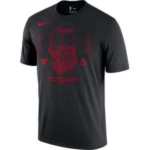 Czarny t-shirt Nike w sportowym stylu z bawełny