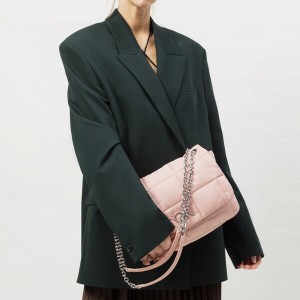 Różowa torebka Calvin Klein mała