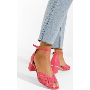Różowe sandały Zapatos z klamrami