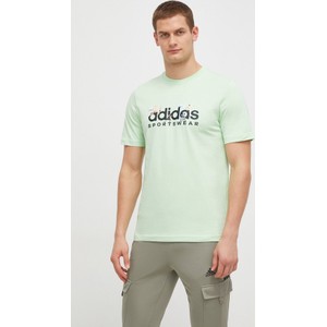 T-shirt Adidas z bawełny w młodzieżowym stylu z nadrukiem