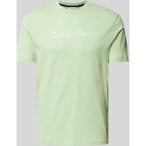 T-shirt Calvin Klein z nadrukiem w młodzieżowym stylu