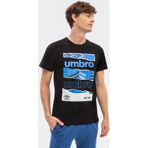 Czarny t-shirt Umbro z krótkim rękawem