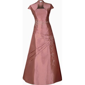 Różowa sukienka Fokus rozkloszowana z krótkim rękawem