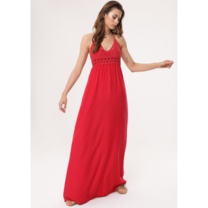 Czerwona sukienka born2be bez rękawów z dekoltem w kształcie litery v rozkloszowana
