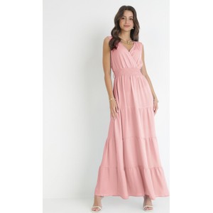 Różowa sukienka born2be kopertowa maxi z dekoltem w kształcie litery v