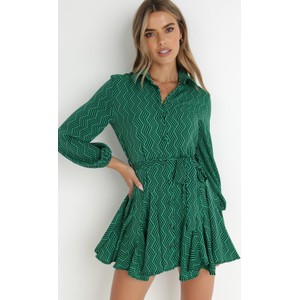 Zielona sukienka born2be z dekoltem w kształcie litery v