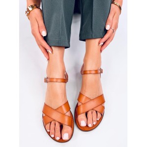 Brązowe sandały ButyModne w stylu casual z klamrami