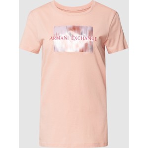 Różowa bluzka Armani Exchange w młodzieżowym stylu z krótkim rękawem
