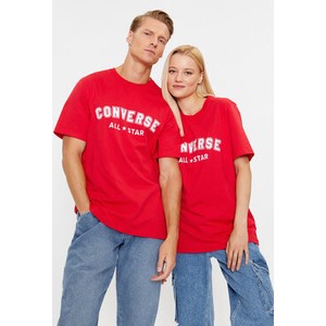 Czerwony t-shirt Converse w młodzieżowym stylu z krótkim rękawem