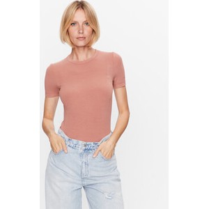Różowa bluzka Calvin Klein z krótkim rękawem w stylu casual z okrągłym dekoltem