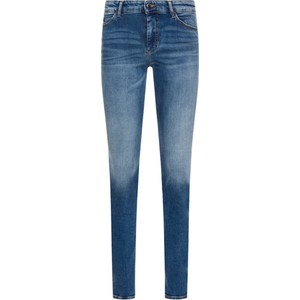 Niebieskie jeansy Emporio Armani w street stylu